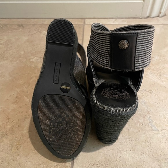 Vince Camuto Wedge - Picture 7 of 8